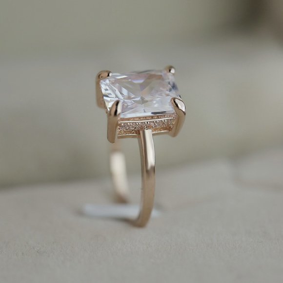 Jewelry - Super Design Radiant Cut Clear Gemstone Gold Dainty Ring for Women, VIP389